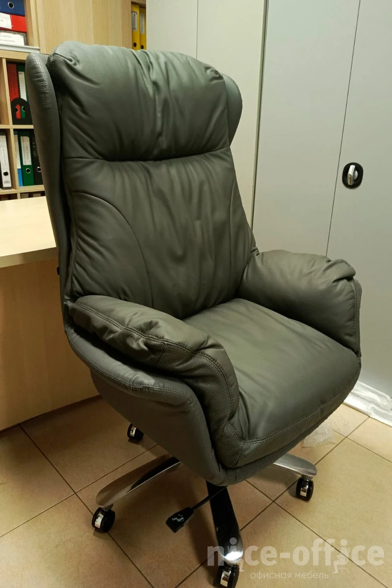 Кресло для руководителя RV DESIGN Leonardo (A355) фото в интерьере 2