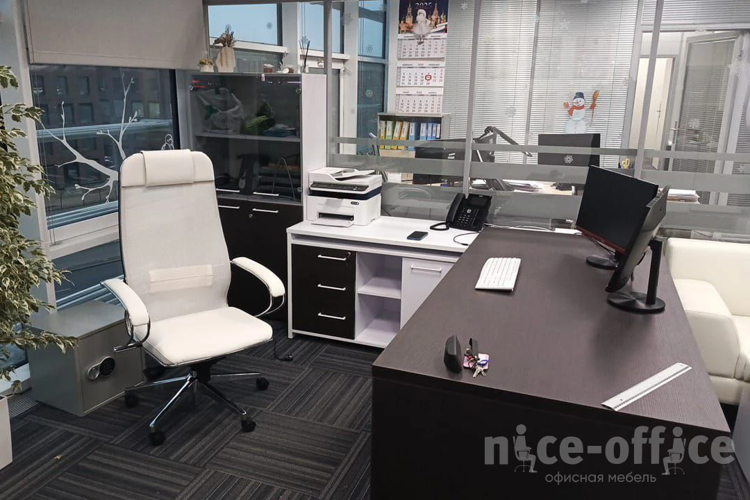 Стол руководителя левый KZP-22L 2200x2000x750 Кортез фото в интерьере 1